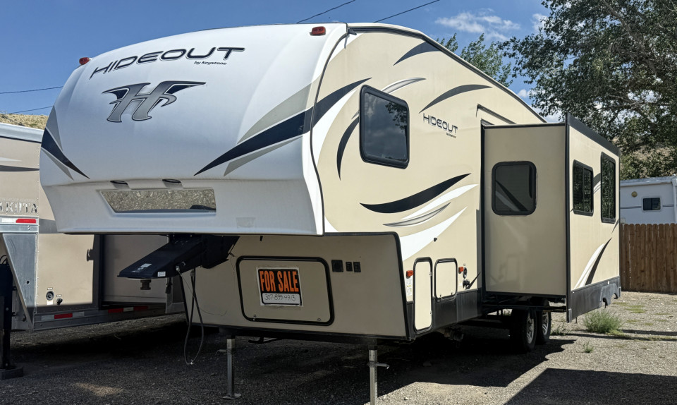 2017 Keystone Hideout 5th Wheel Camer Trailer For Sale Stickshift Motors Cody, WY